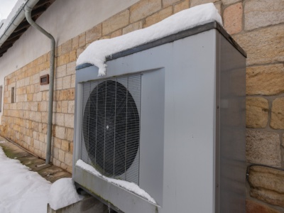 Pompa ciepła przy -10 stopniach mrozu: Pożeracz prądu czy genialna oszczędność?