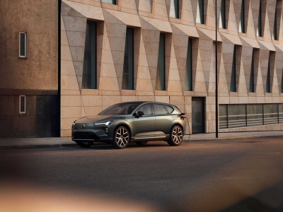 Debiutuje Volvo EX60 – nawet 810 km na prądzie