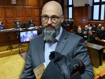 Ks. Michał Olszewski pojawił się w sądzie bez koloratki