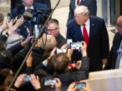 Ameryka robi zwrot ws. ceł. USA mają też szkic umowy dla Grenlandii