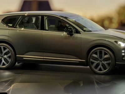 Nowe Volvo EX60 jedzie do Polski. 