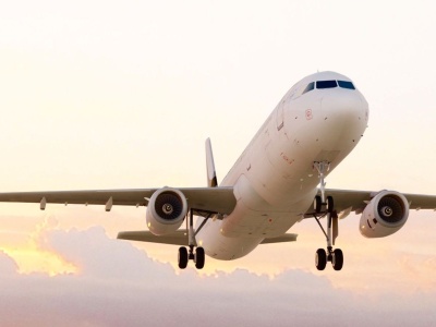 Ruszyły ferie, a tu taki nowy zakaz na pokładach samolotów. Pasażerowie muszą się przygotować