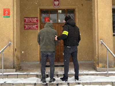 Kraków. Próbowali wymusić pieniądze od właściciela stoiska w galerii