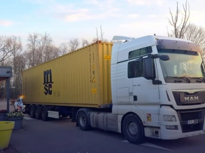 Niespłacany i niesprawny ciągnik oraz nieważna licencja – kontrola zakończona konfiskatą