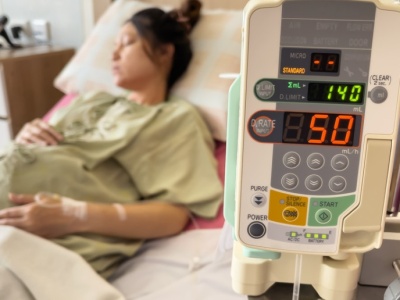 Ekspert ostro o rewolucji w organizacji porodów. 