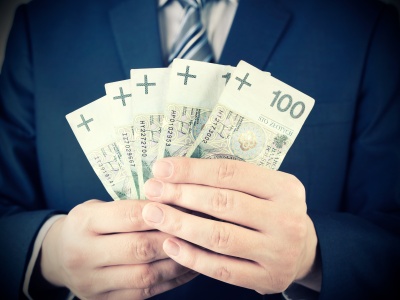 Czy pracownik otrzyma odprawę, jeśli nie zgodził się na degradację?