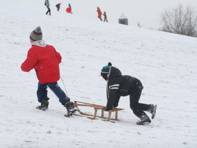 Zimowiska z dopłatą nawet 1100 zł. Trwa nabór wniosków. Kto może skorzystać z programu?