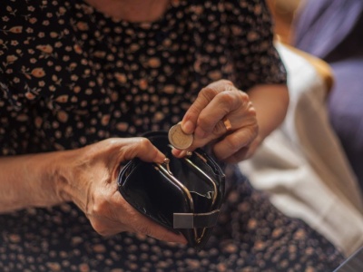 Mogą dostać 654,48 zł co miesiąc do emerytury. ZUS nie wypłaci świadczenia wdowom