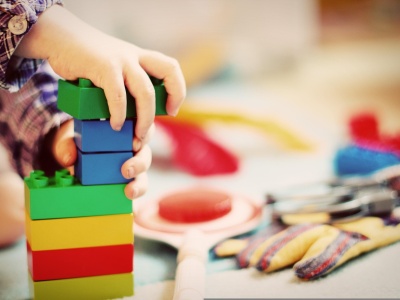 Miała krzyczeć na dzieci, szarpać je i przewracać. Proces przedszkolanki z Bydgoszczy nadal nie ruszył