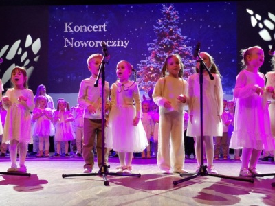 Życzenia ze stu małych gardeł zaśpiewane babciom i dziadkom