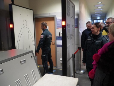 Skanują ubranie aż do ciała człowieka. Podkarpackie przejścia graniczne z nowymi skanerami