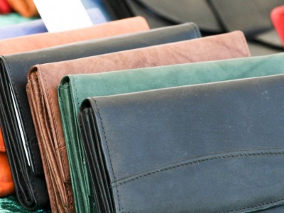 Najlepszy kolor portfela. Przyciaga pieniądze jak żaden inny