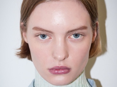 Kiedy miałam 20 lat, takiego produktu brakowało. Mineralny krem bb z modrakiem abisyńskim zastąpił wieloletni podkład