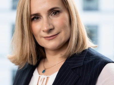 „Ciekawość mnie napędzała, brak strategii zatrzymał.” Doświadczona menadżerka mówi, jak planować karierę, żeby awansować