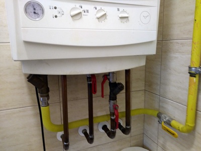 Czad znów atakuje. 62-latka z Krynicy-Zdroju zabrana do szpitala z podejrzeniem zatrucia