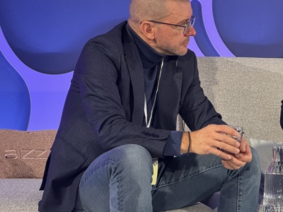 Architektura to nie forma. Robert Konieczny na 4DD o nierównościach i metrażu ziemi