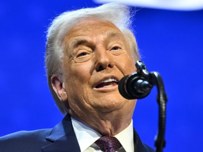 Donald Trump znowu zmienia zdanie: propozycja porozumienia dotyczącego Grenlandii i zwrot w sprawie ceł