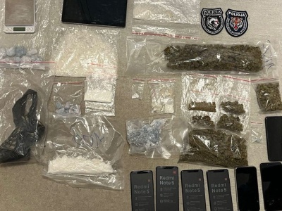 W szczecińskim mieszkaniu policja znalazła ponad kilogram narkotyków