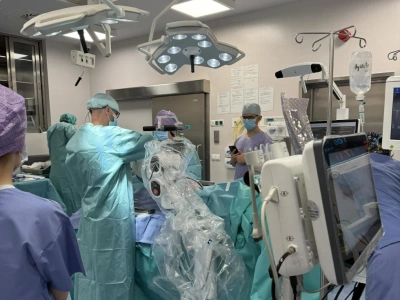 Robot ortopedyczny Velys już operuje w 5 WSzK w Krakowie. To czwarty taki system w Polsce