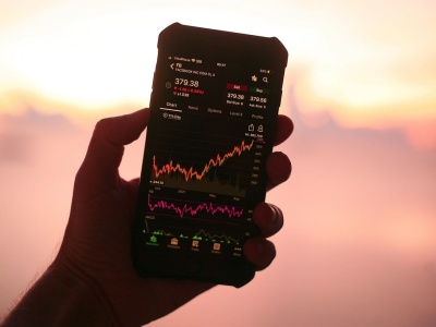 Ta kryptowaluta zanurkowała w rok o 65%. Może być jeszcze gorzej