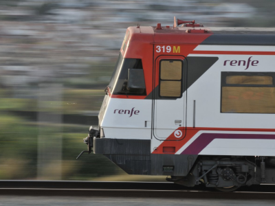 Czarna seria na hiszpańskich torach trwa. Pociąg zderzył się z dźwigiem