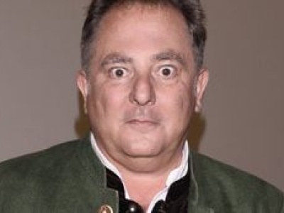 Robert Makłowicz oferuje SIEBIE na aukcji WOŚP. Można mieć go we własnym domu