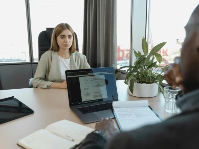 Ustawa ledwie co weszła, PiS już chce zmian. Chodzi o neutralność płciową w ogłoszeniach o pracę
