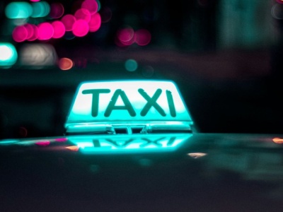 Taksówki znikają z polskich ulic. Są wycinane w pień