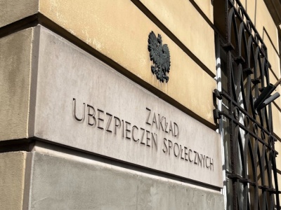 ZUS ściga za nienależne zasiłki. Zajmie konto, a nawet dom