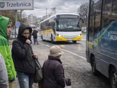 Pasażerowie płacą więcej przez urzędnicze opóźnienia