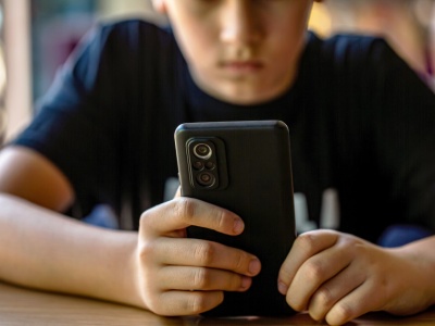 Social media to dopiero początek. Posłowie biorą się za ograniczenia dla dzieci