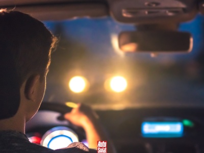 Jak prawidłowo używać świateł w samochodzie? Oto najczęstsze błędy kierowców