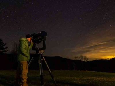 Fizycy rzucają wyzwanie Einsteinowi. Przełom w teorii grawitacji?