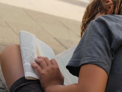 Nauczyciel podstawówki skazany. Całował uczennicę, dotykał jej miejsc intymnych