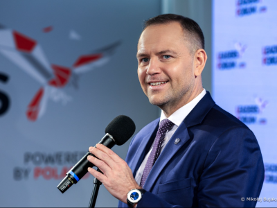 Prezydent mówi o technologiach, a na ręku… polski zegarek. Błonie Polan 2 na Forum w Davos