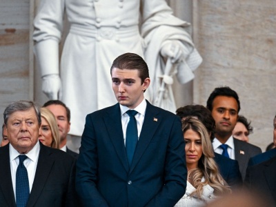 ​Najmłodszy syn Trumpa dzwoni na policję. 