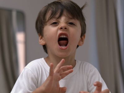 3 szybkie sposoby na ukojenie nerwów i złości dziecka. Nr 2 polecają psychologowie