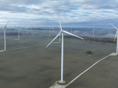 Wiatr i słońce po raz pierwszy prześcignęły paliwa kopalne w UE