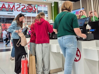 Szaleństwo w Rossmannie! Sieć zaczyna nowy tydzień z promocje nawet 50 proc. na kultowe produkty