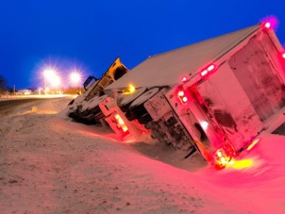 Wypadek z udziałem ciężarówki na I-294 w Park Ridge