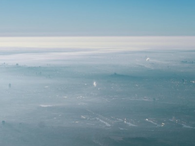 Zanieczyszczenie powietrza a ALS. Nowe dane wskazują na wyższe ryzyko