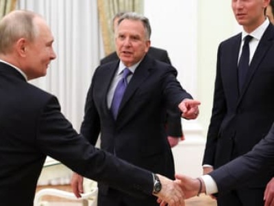 Zełenski wysyła do Abu Zabi mocną delegację, Putin – admirała z instrukcją. A nowa „strefa” Trumpa?