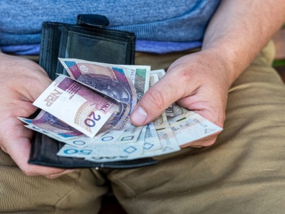 Renta alkoholowa a zasiłek dla bezrobotnych. Te przepisy mogą zaskoczyć