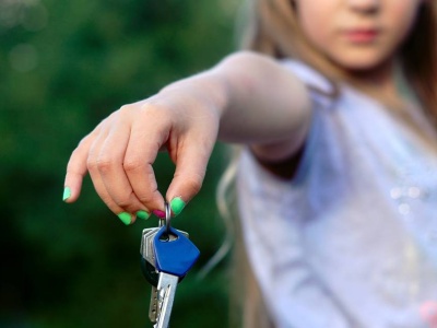 4-latka z USA przynosi do domu klucze policyjne. Mama nie kryje zaskoczenia