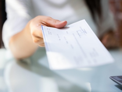 Kosmiczny rachunek za nieuczciwe umowy polskich banków. Kolejka „naciągniętych” wracających po swoje rośnie