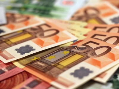 EuroPMI: sektor usług traci impet. Przemysł wciąż w stagnacji