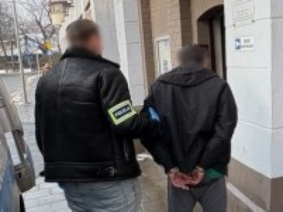 Zaatakował śpiącą 13-latkę. Intruz wszedł do niezamkniętego mieszkania