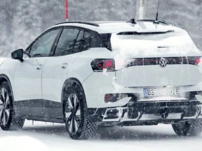 Volkswagen ID.4 po faceliftingu to VW ID. Tiguan. Wygląda inaczej, kojarzy się z VW ID. Crossem