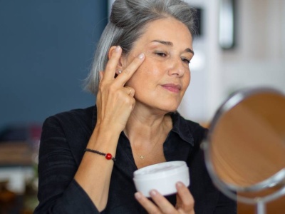 Teraz zapłacisz tylko połowę za ten luksusowy krem na zmarszczki. Napina skórę jak lifting!