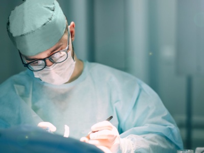 Ginekolog z Ciechanowa usunął młodej pacjentce olbrzymiego guza. Rósł przez wiele lat